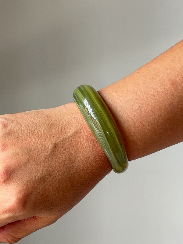 Pulsera acrílica verde
