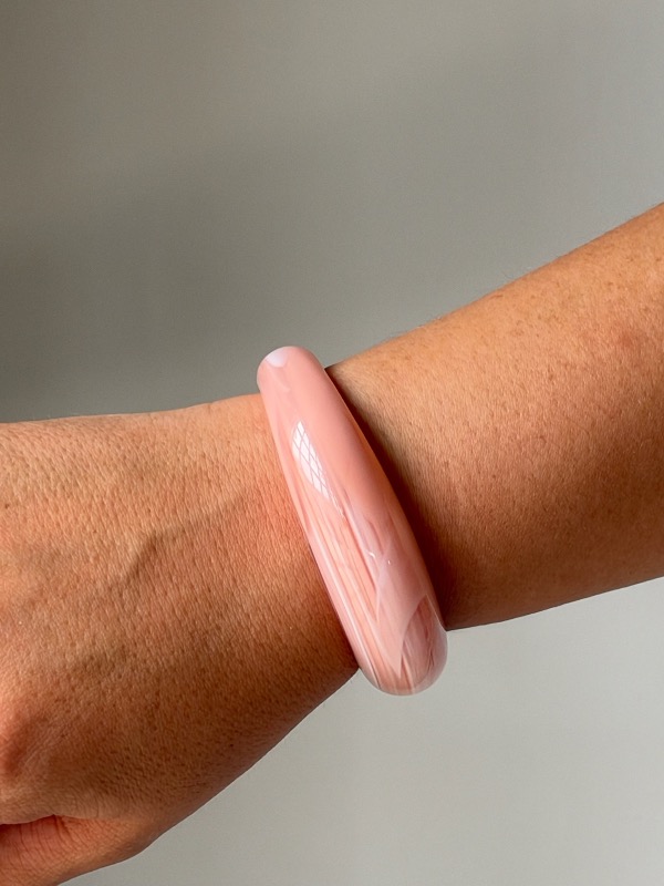 Pulsera acrílica rosada