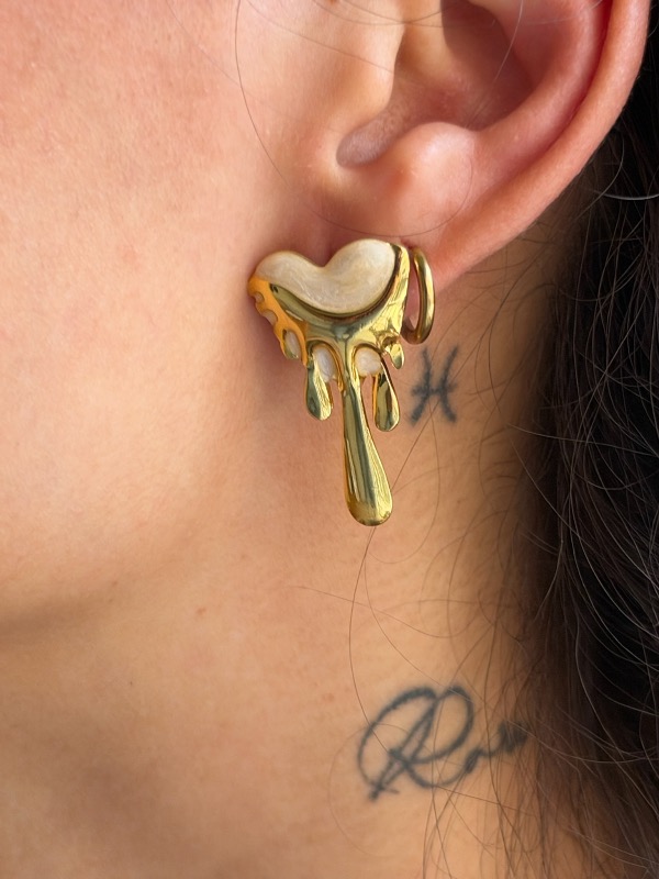 Zarcillos corazón dorado derretido
