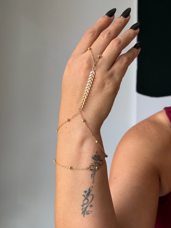 Pulsera al dedo dorada