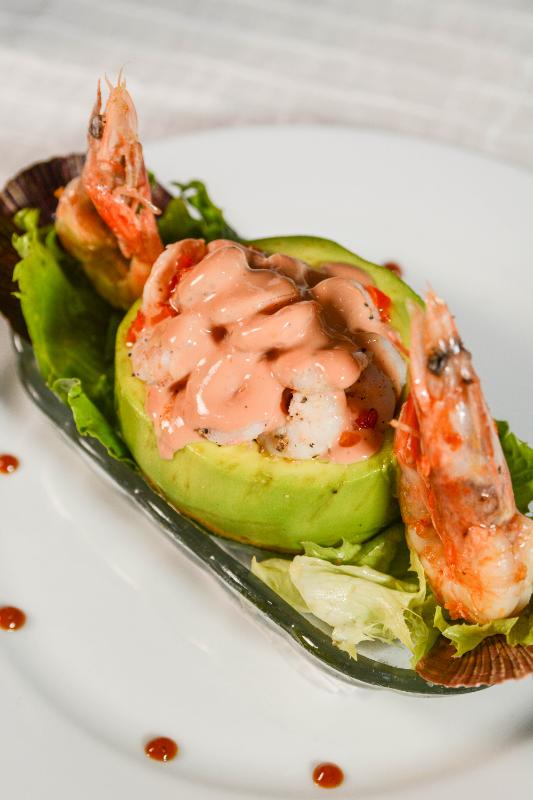 CÓCTEL DE CAMARONES Y AGUACATE