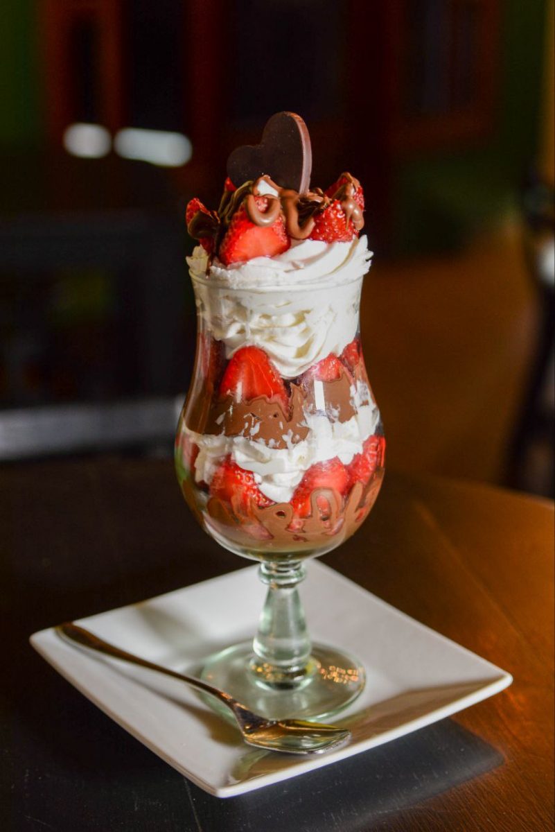 FRESA CON CREMA + NUTELLA