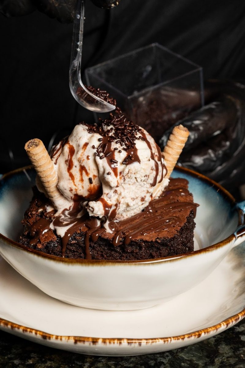 BROWNIE CON HELADO
