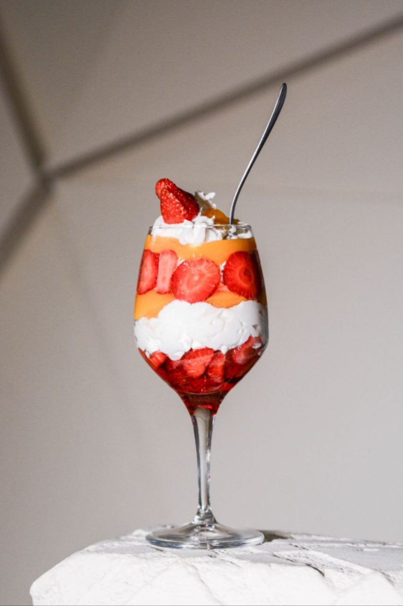FRESAS CON CREMA ESPECIAL+MELOCOTÓN