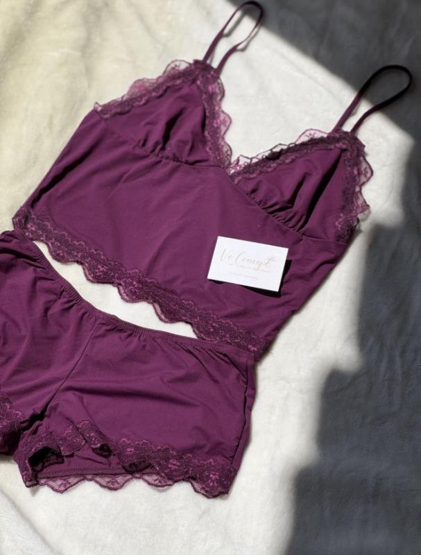 Pijama de cachetero con detalle de encaje / Talla S-M